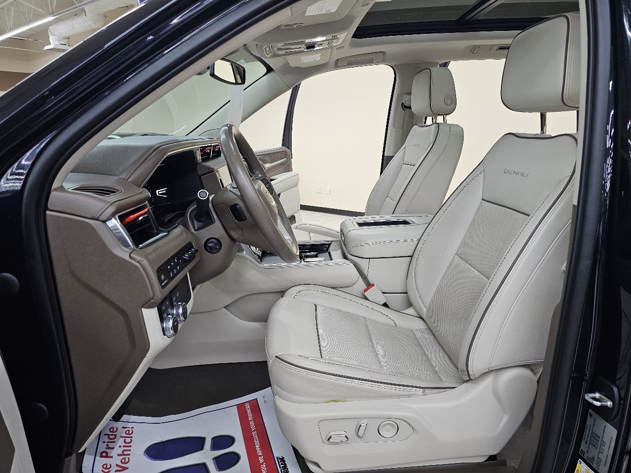 GMC Yukon Denali 4WD 2022