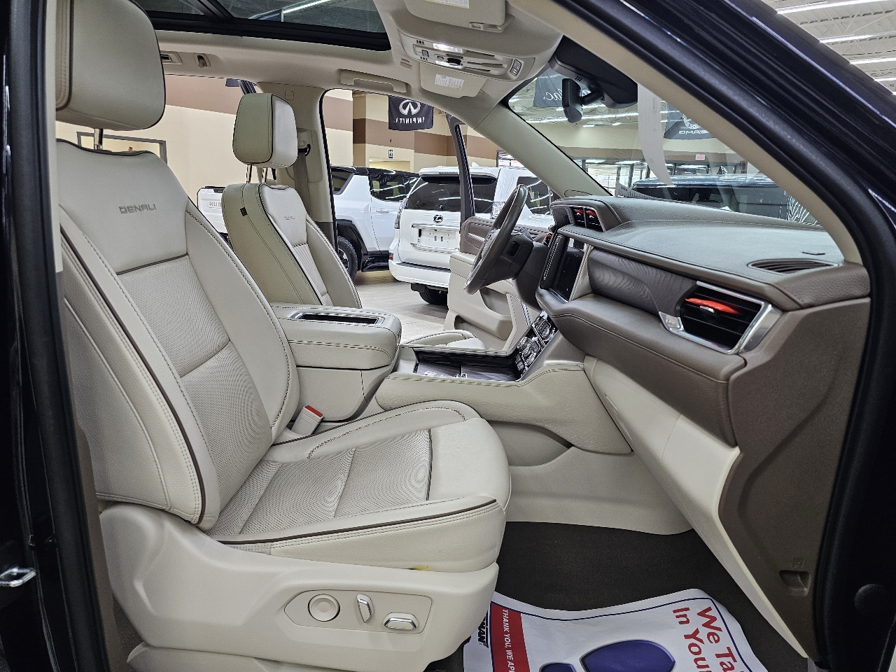 GMC Yukon Denali 4WD 2022