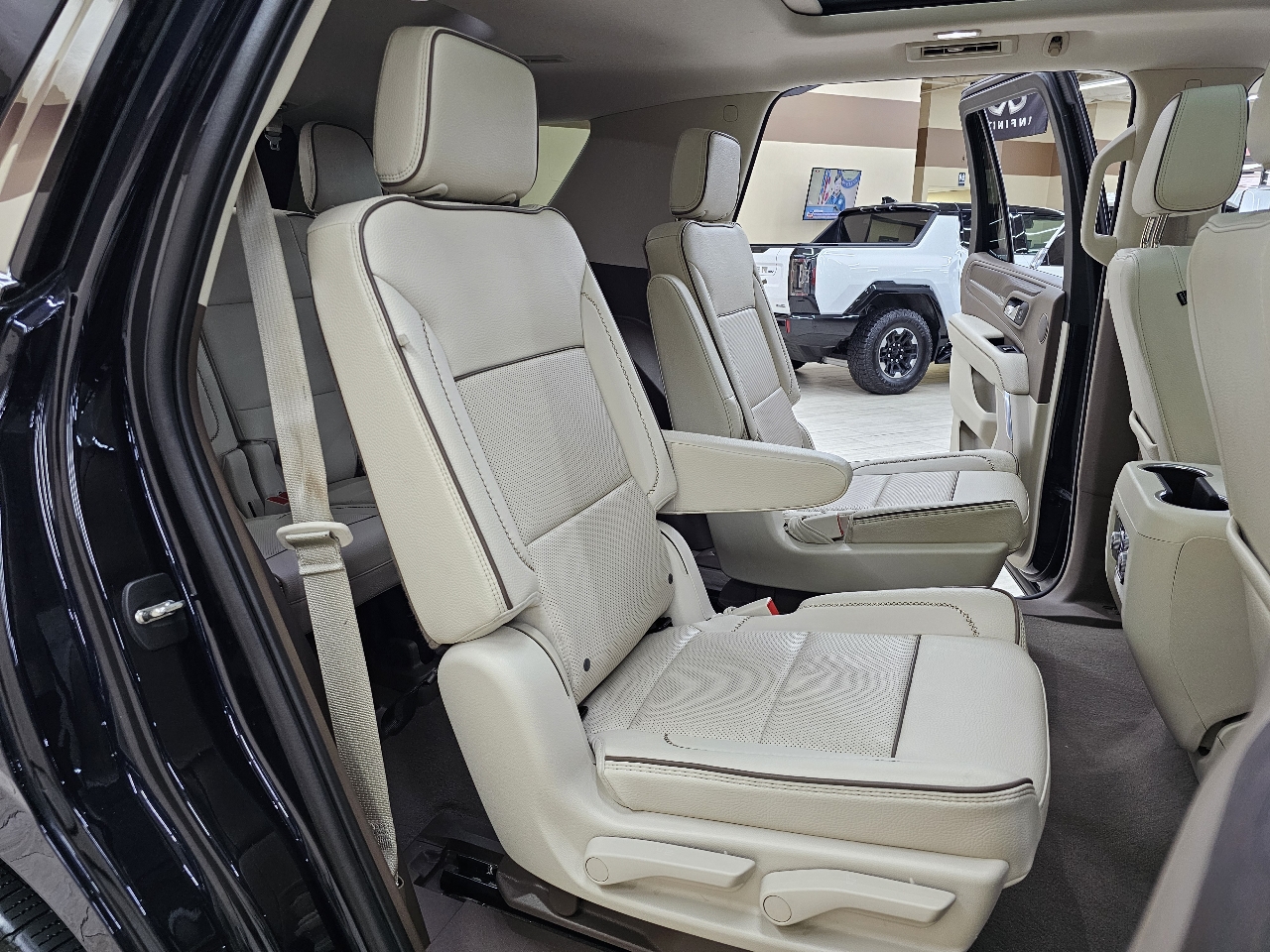 GMC Yukon Denali 4WD 2022