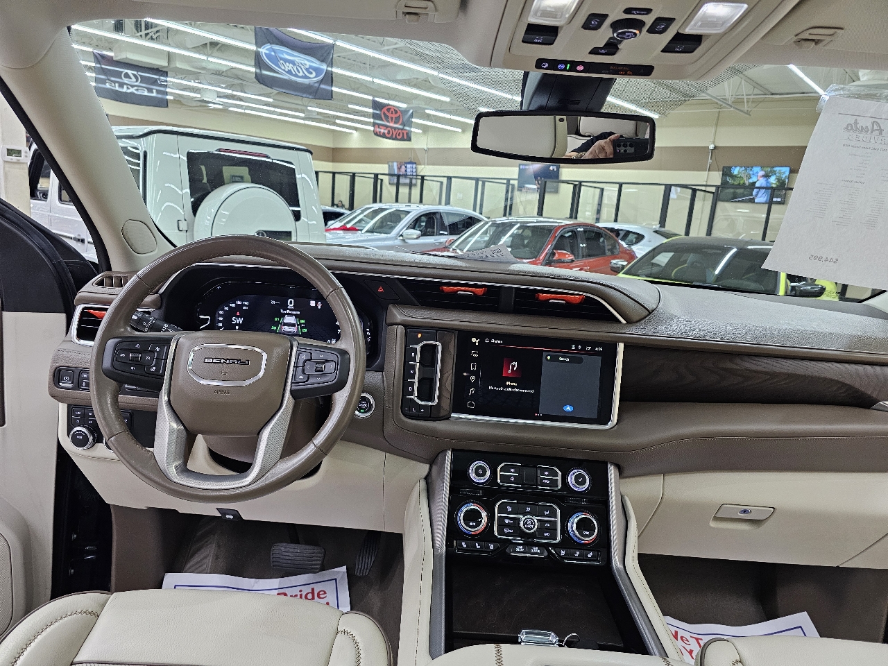 GMC Yukon Denali 4WD 2022