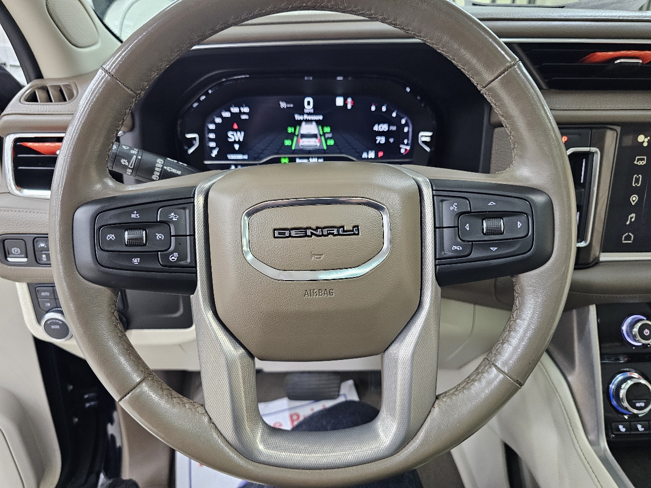 GMC Yukon Denali 4WD 2022