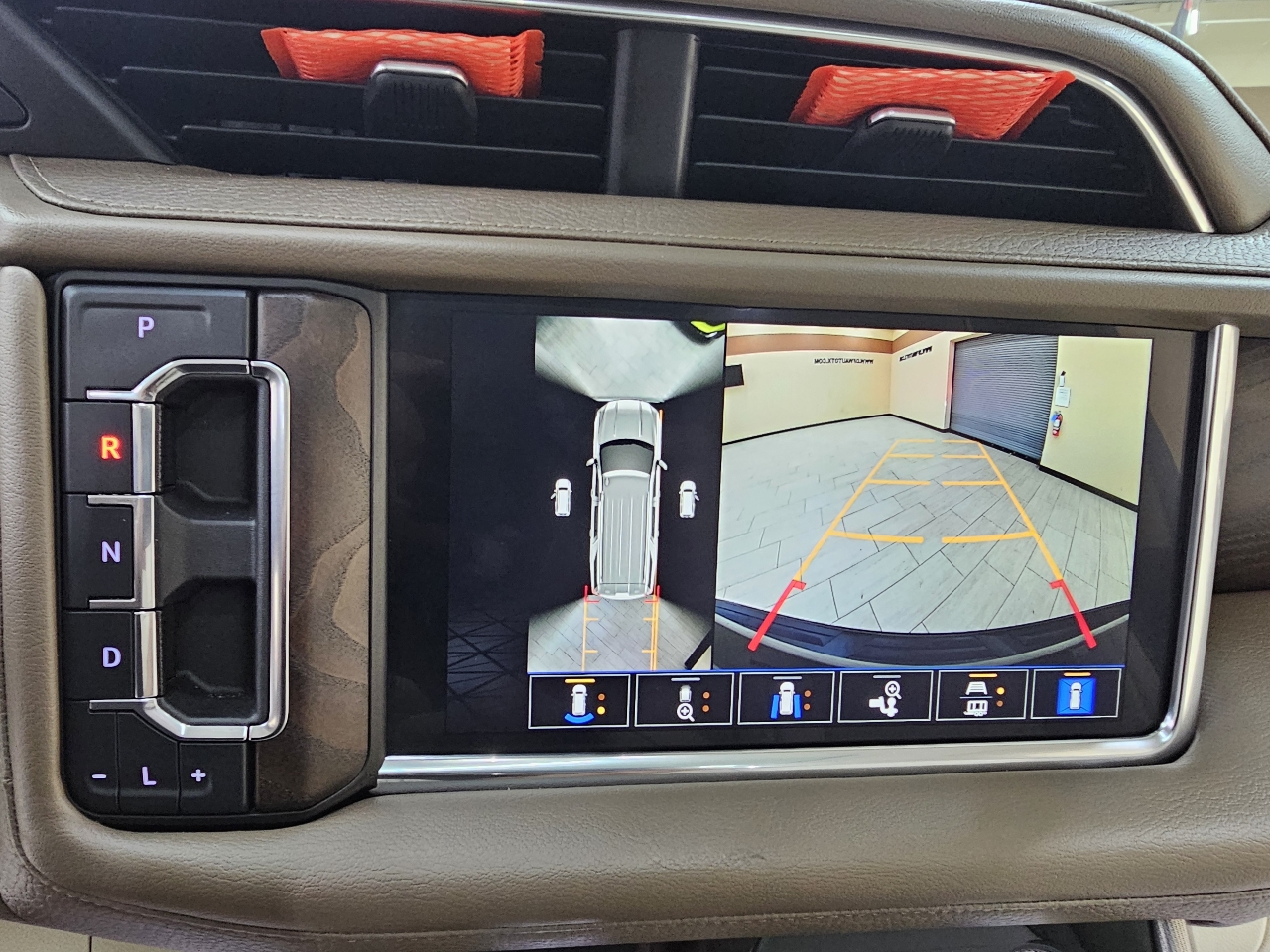 GMC Yukon Denali 4WD 2022