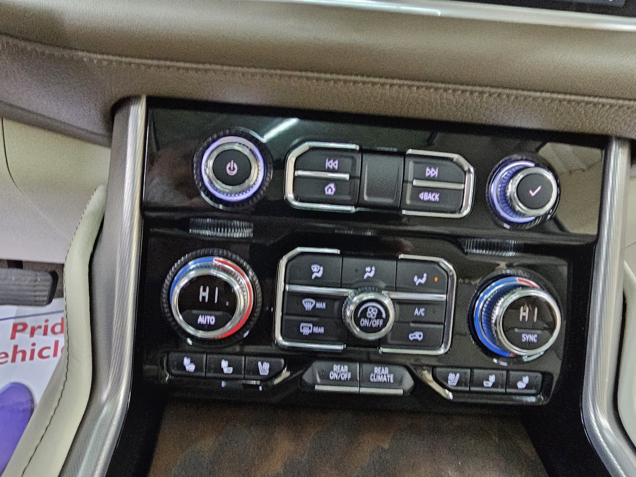 GMC Yukon Denali 4WD 2022