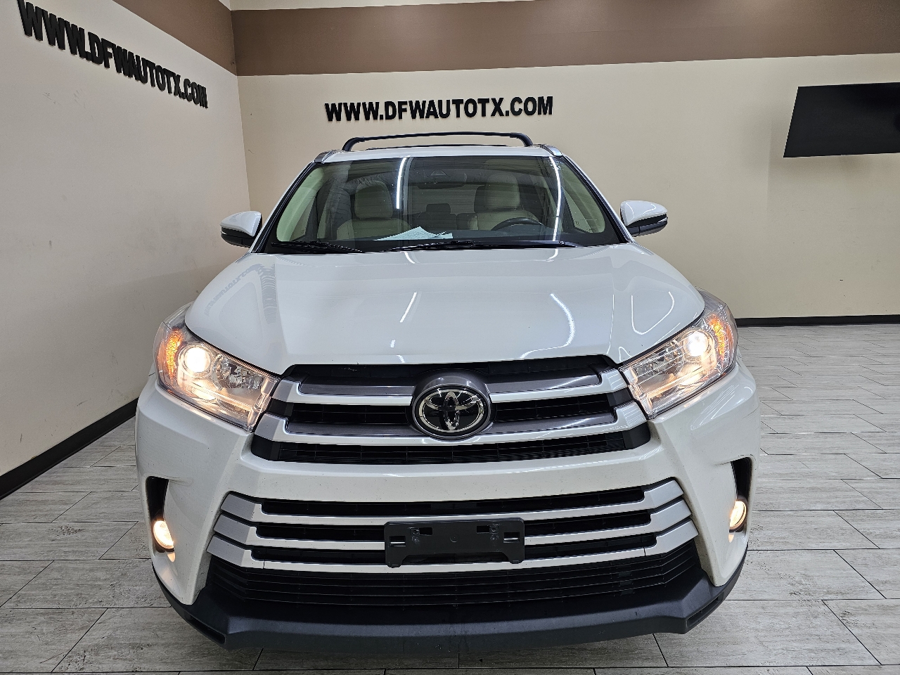 Toyota Highlander SE FWD V6 2018