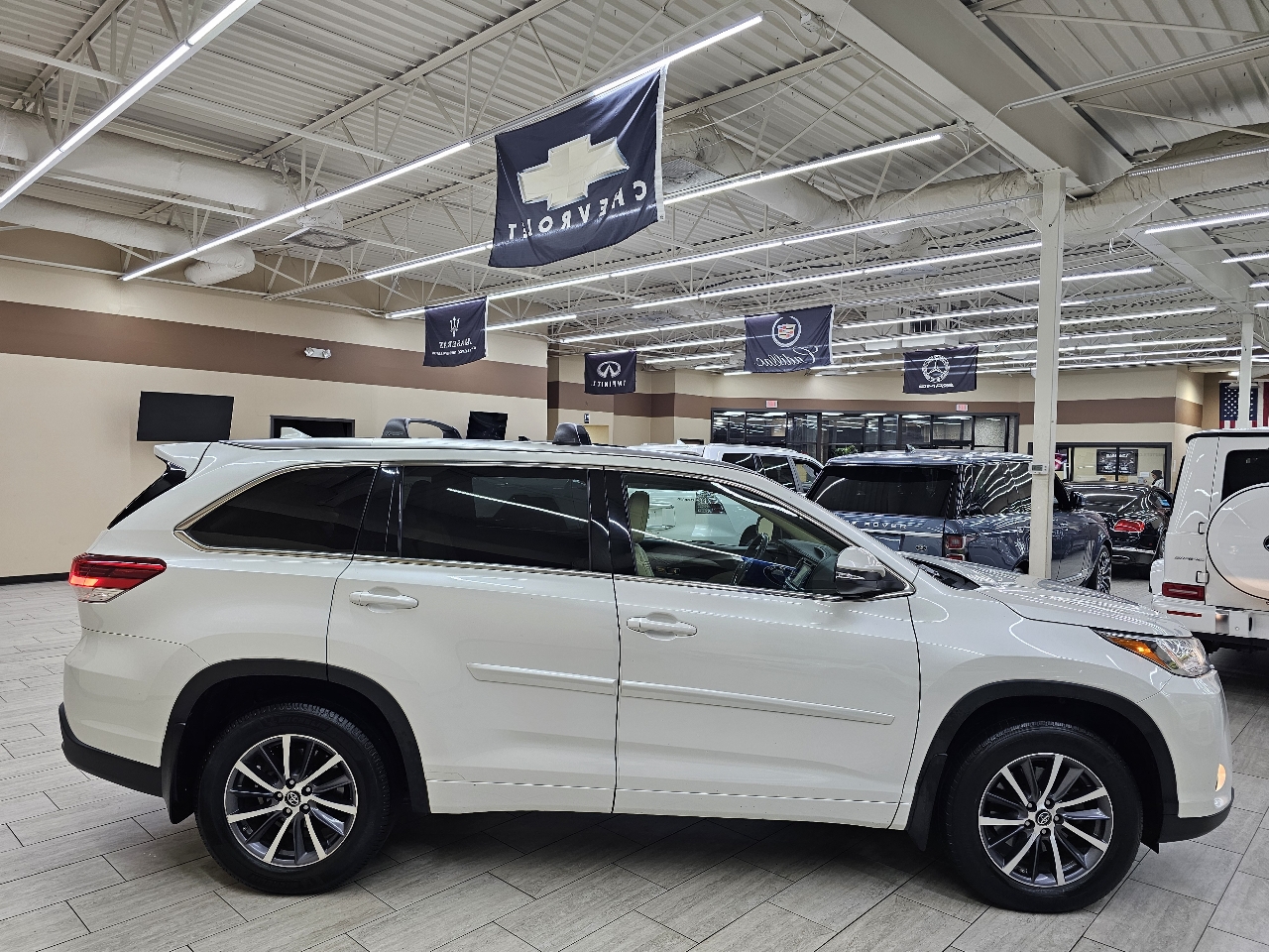 Toyota Highlander SE FWD V6 2018