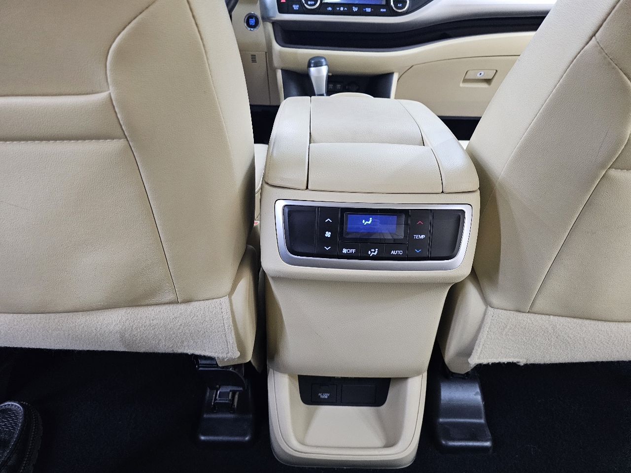 Toyota Highlander SE FWD V6 2018