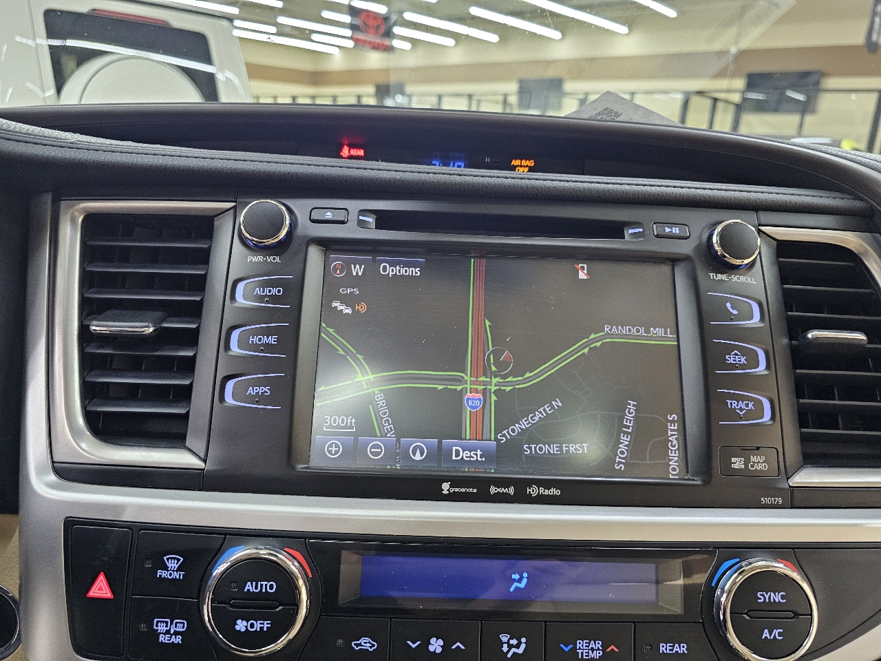 Toyota Highlander SE FWD V6 2018