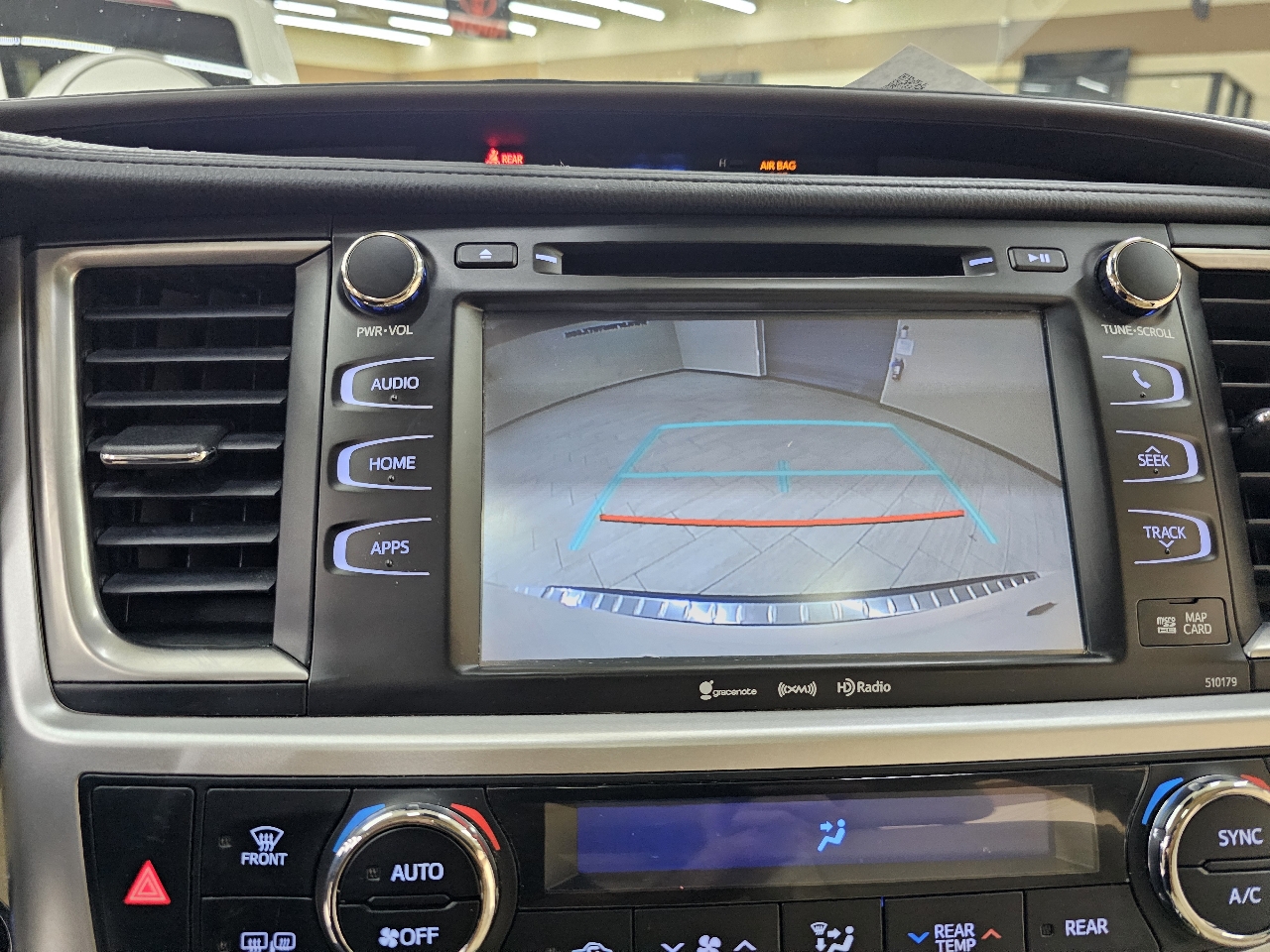 Toyota Highlander SE FWD V6 2018