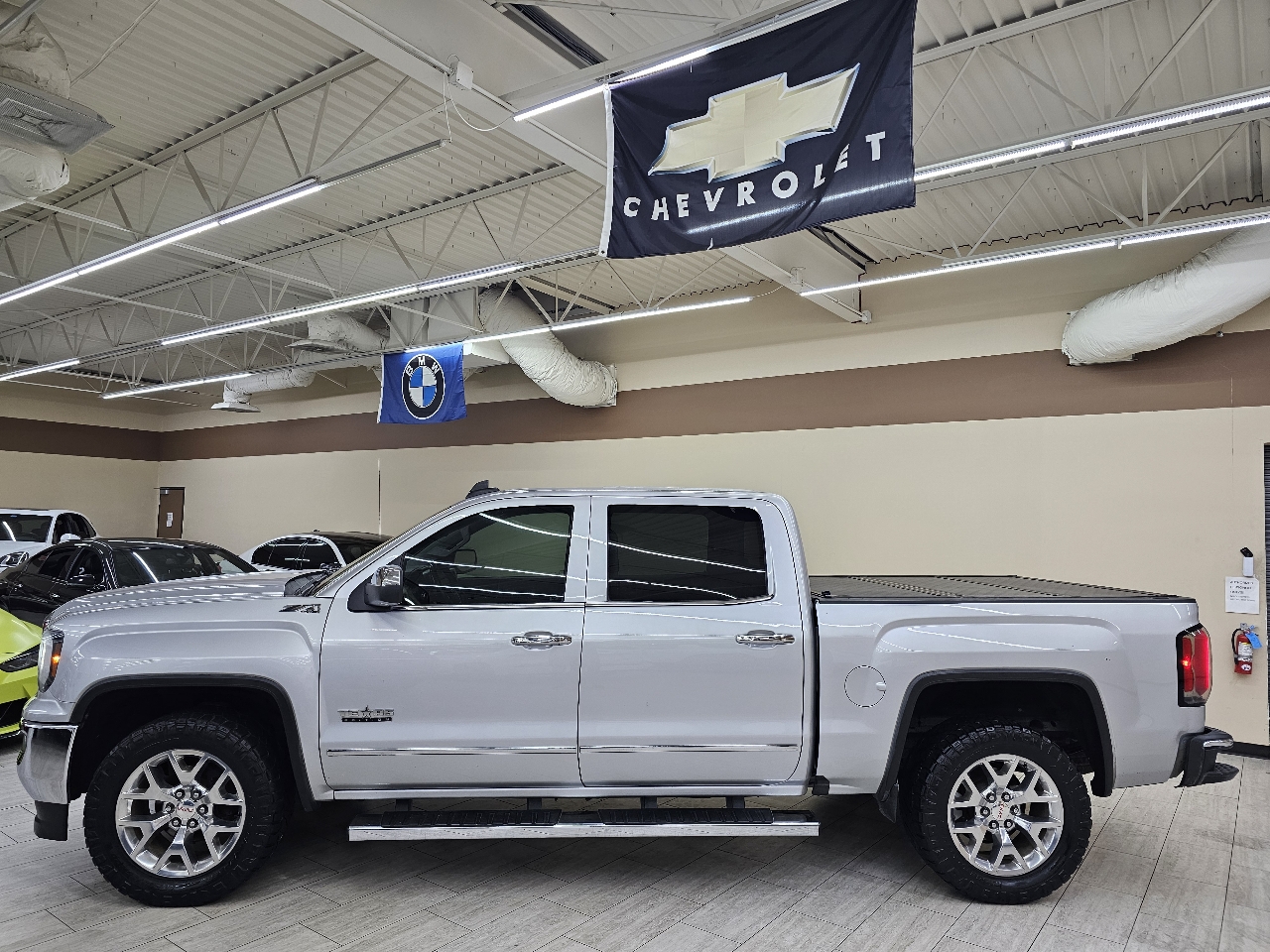 GMC Sierra 1500 SLT Crew Cab Long Box 4WD 2017