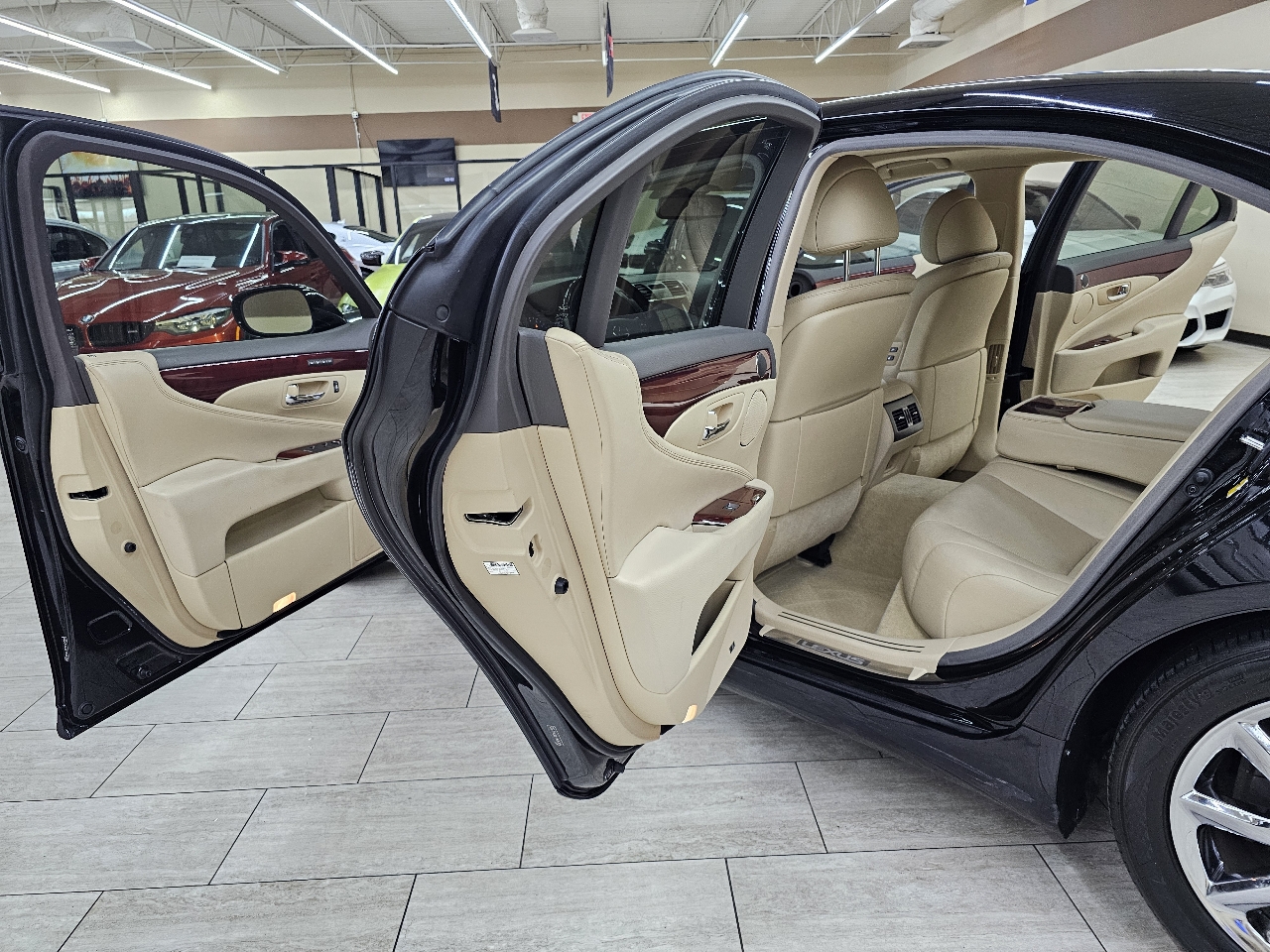 Lexus LS 460 Luxury Sedan 2008