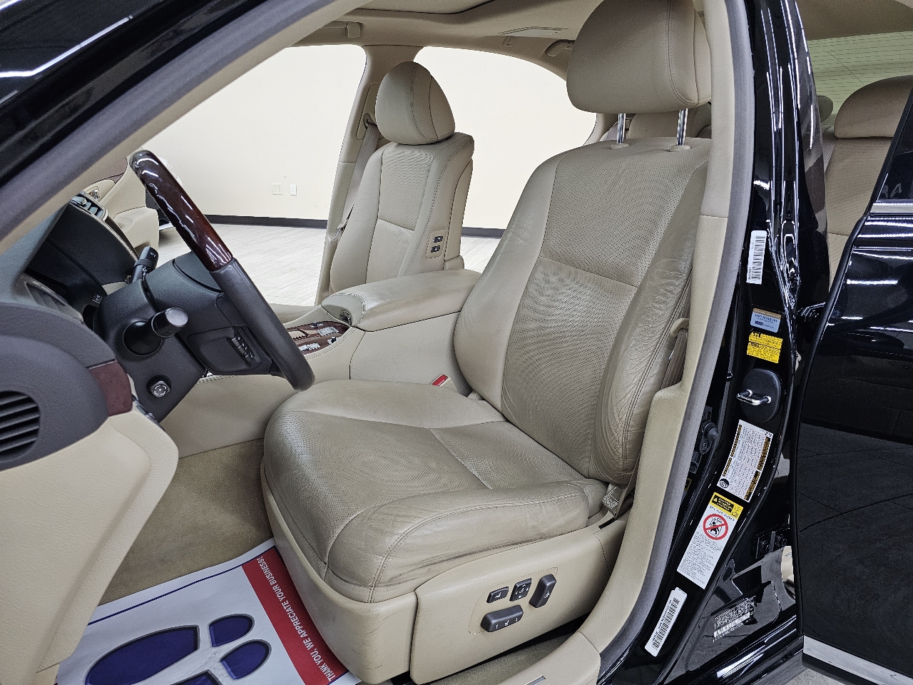 Lexus LS 460 Luxury Sedan 2008