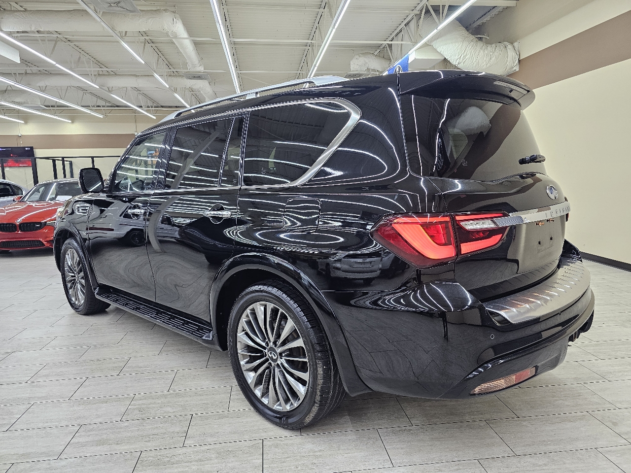 Infiniti QX80 LUXE 2019