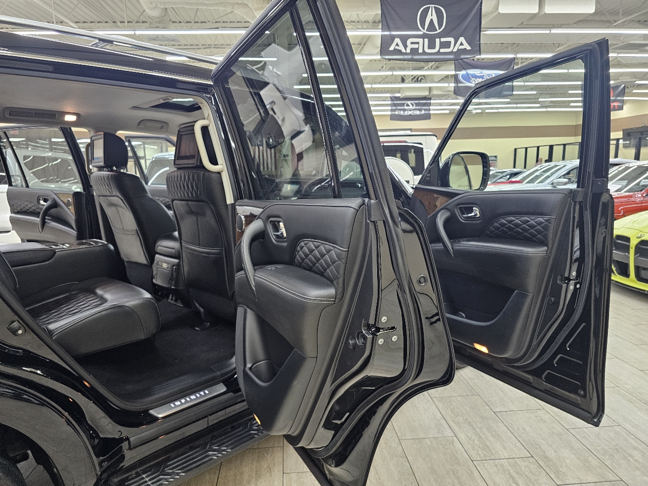 Infiniti QX80 LUXE 2019