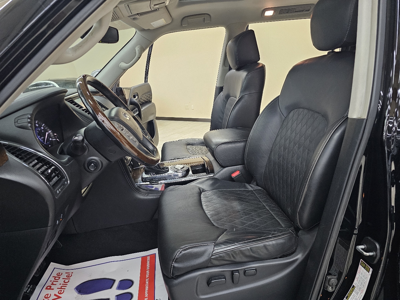 Infiniti QX80 LUXE 2019