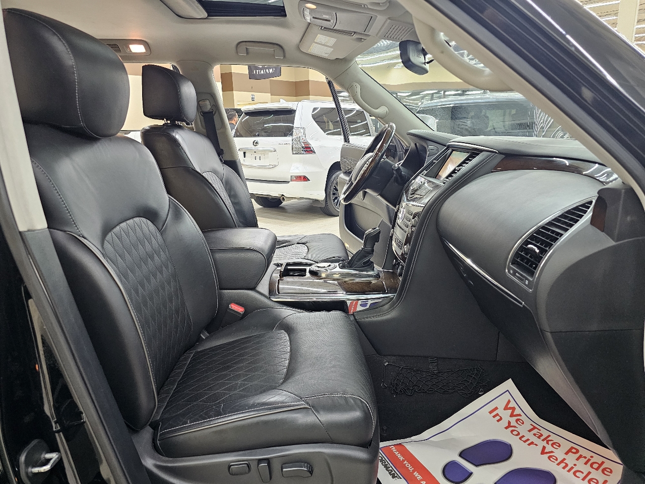 Infiniti QX80 LUXE 2019