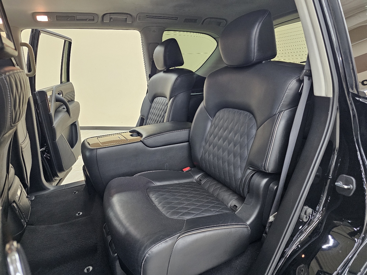 Infiniti QX80 LUXE 2019