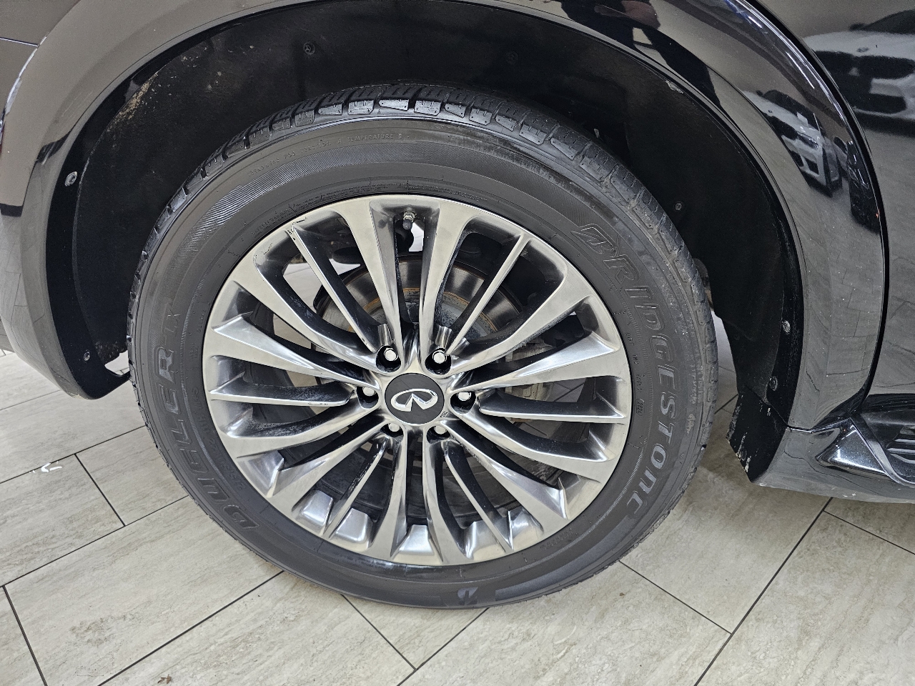 Infiniti QX80 LUXE 2019