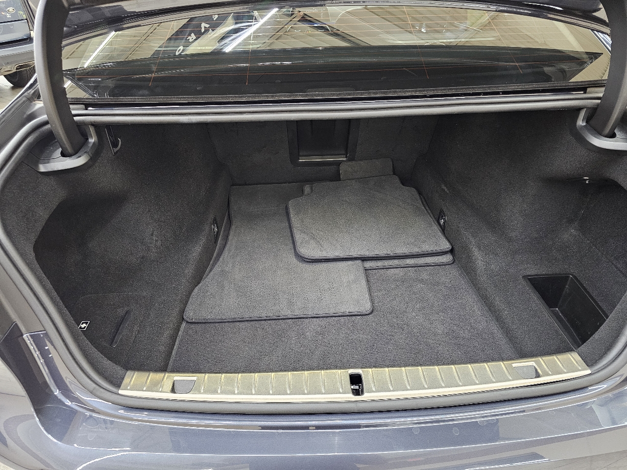 BMW 7-Series 740i 2020