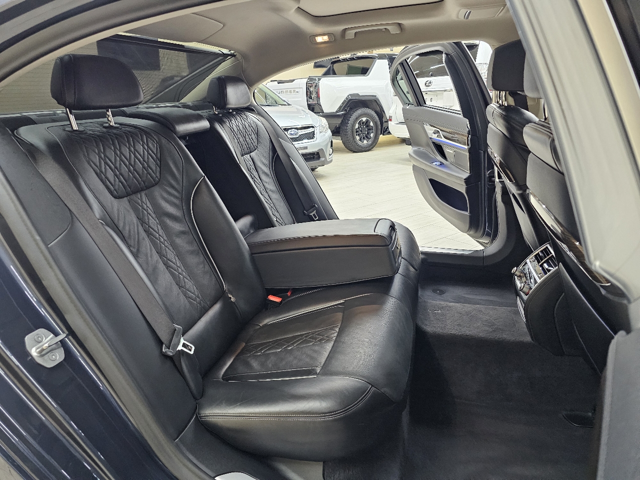 BMW 7-Series 740i 2020