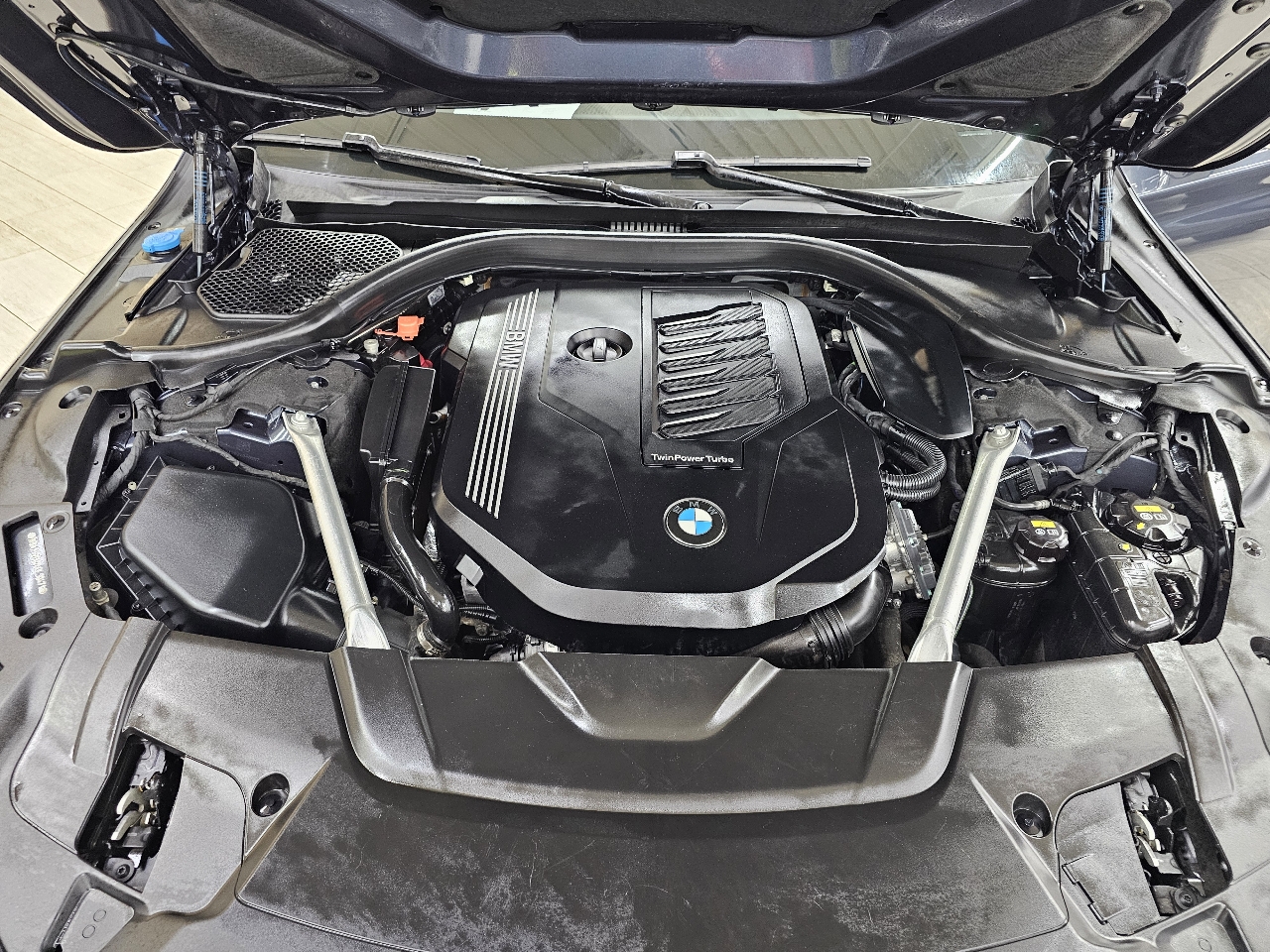 BMW 7-Series 740i 2020