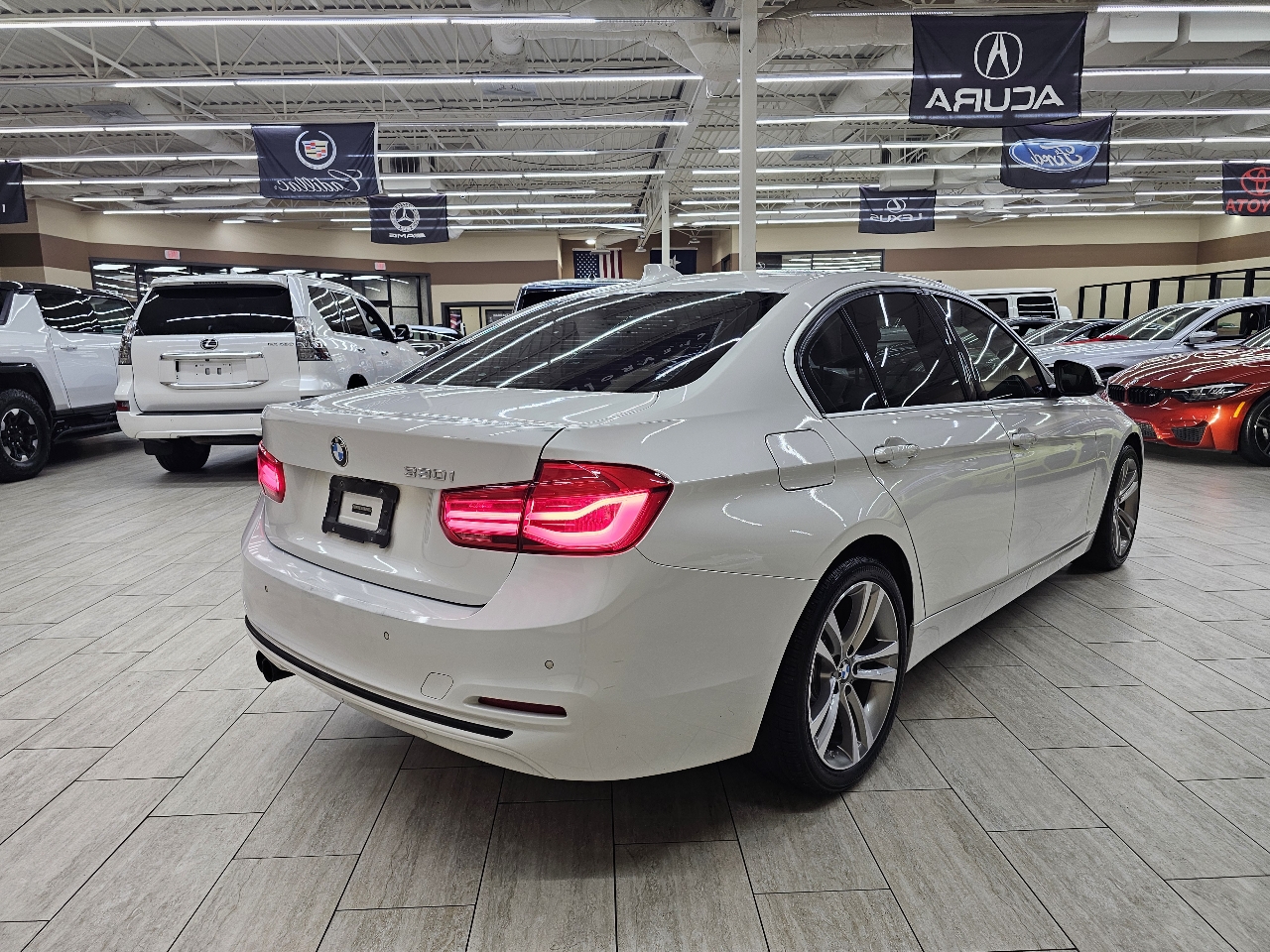 BMW 3-Series 330i SULEV Sedan 2017