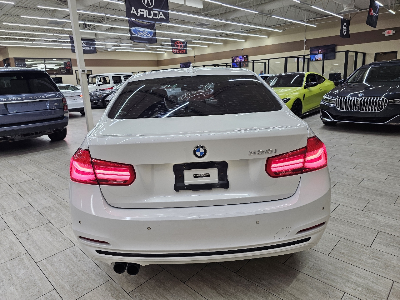 BMW 3-Series 330i SULEV Sedan 2017