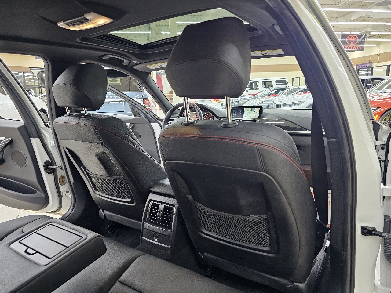 BMW 3-Series 330i SULEV Sedan 2017