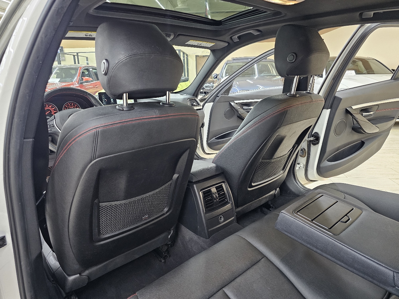 BMW 3-Series 330i SULEV Sedan 2017