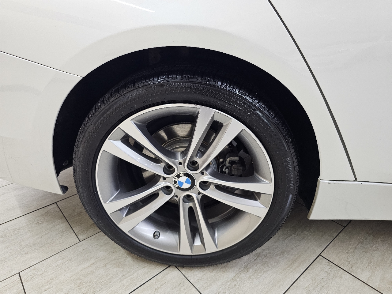 BMW 3-Series 330i SULEV Sedan 2017