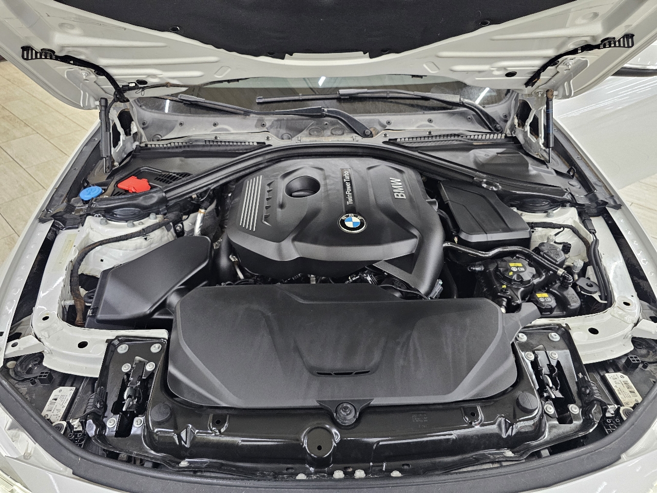 BMW 3-Series 330i SULEV Sedan 2017