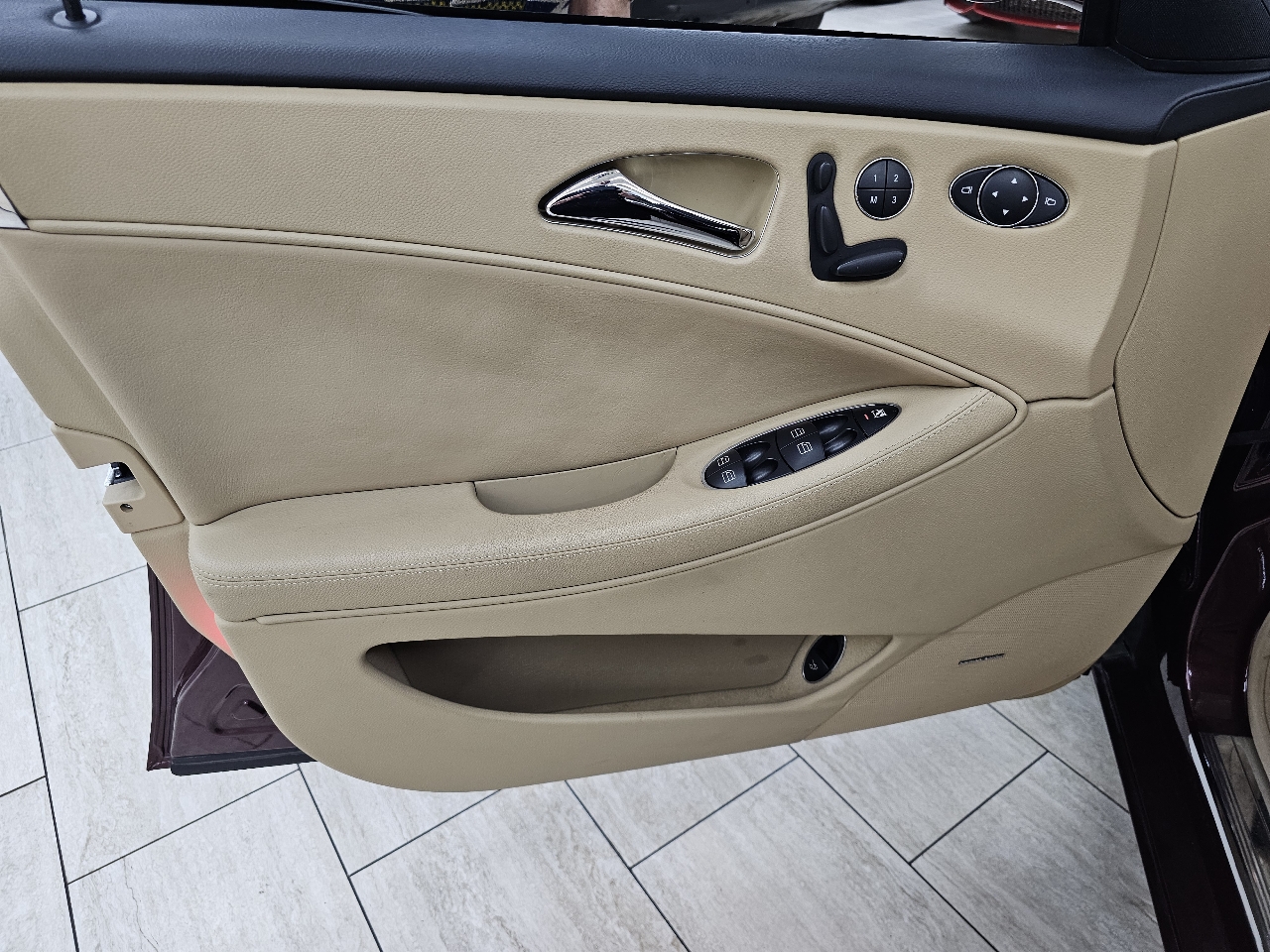 Mercedes-Benz CLS-Class  2006