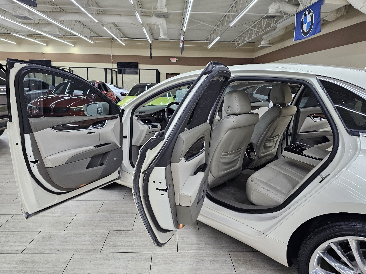 Cadillac XTS Platinum FWD 2015