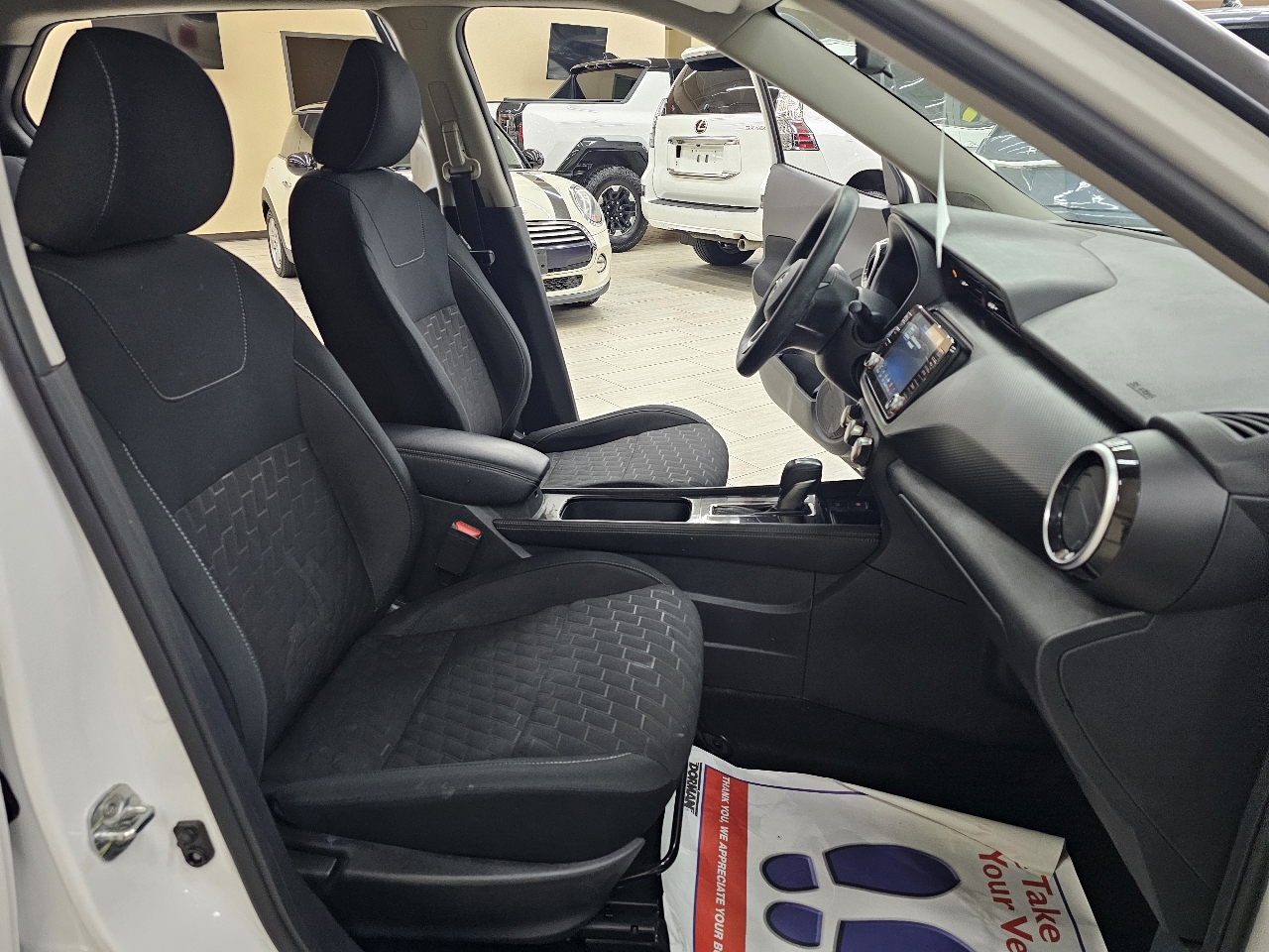 Nissan Kicks SV 2024