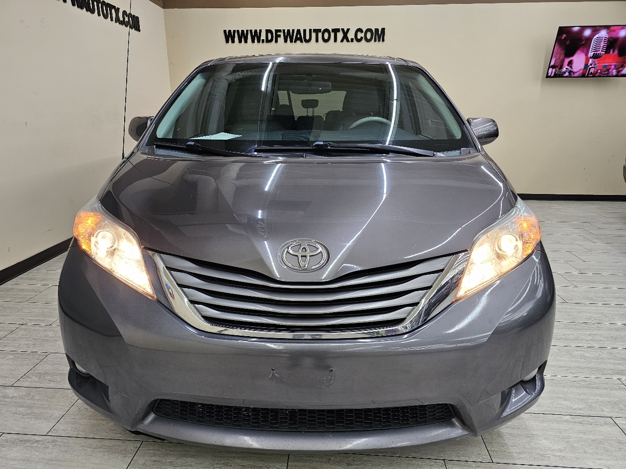 Toyota Sienna  2013