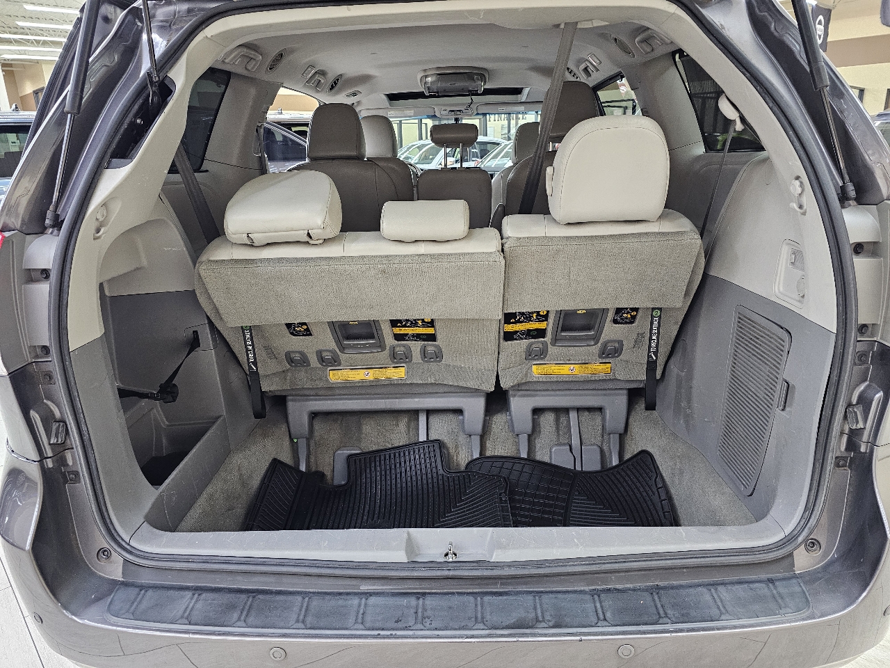 Toyota Sienna  2013