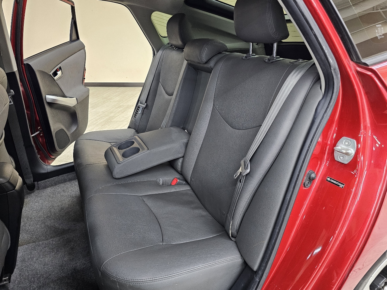 Toyota Prius Prius V 2012