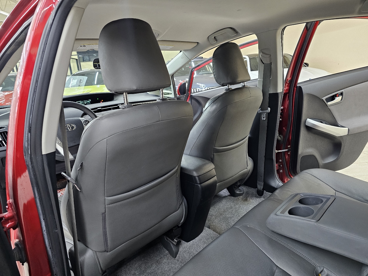 Toyota Prius Prius V 2012