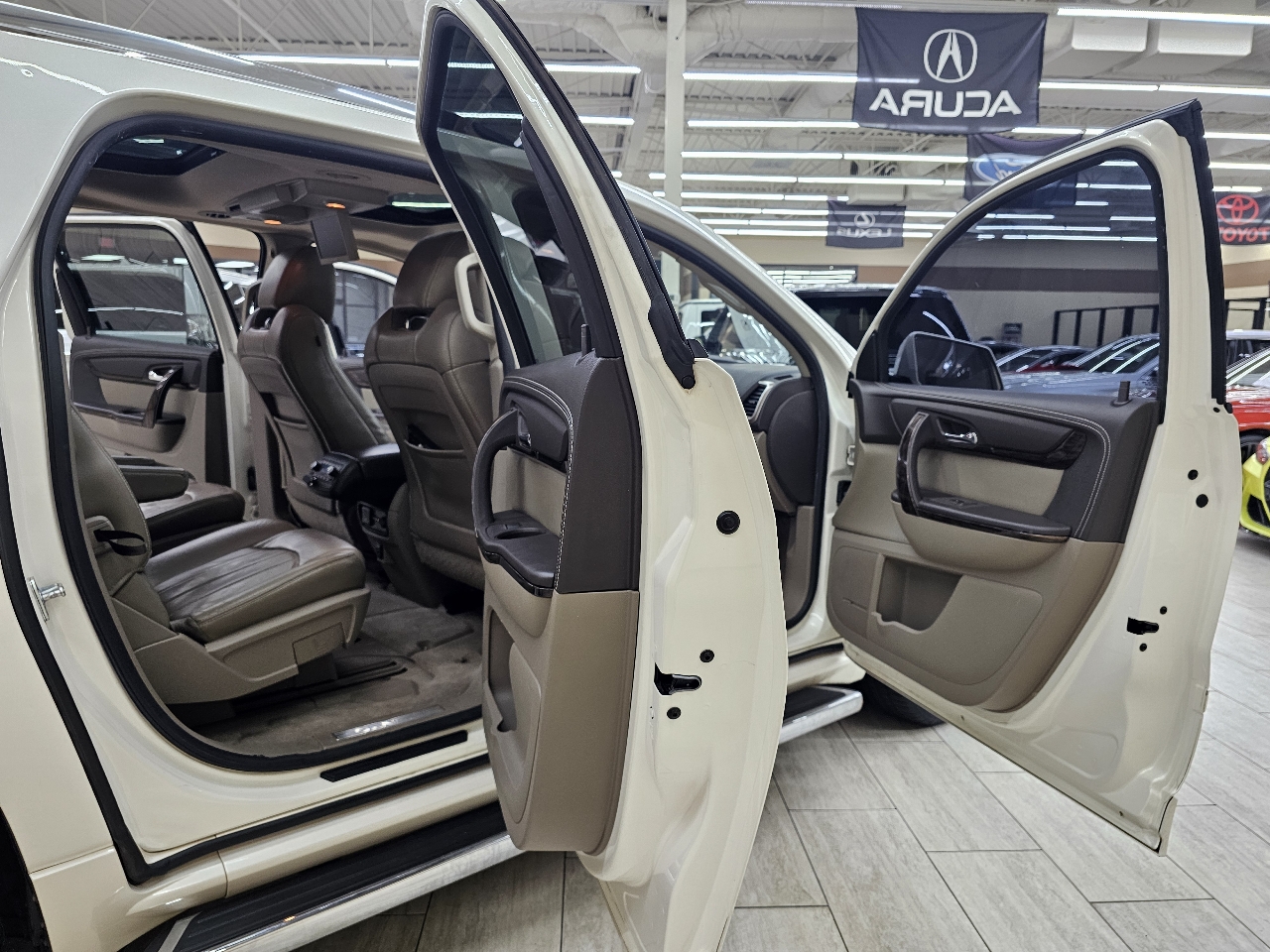 GMC Acadia Denali AWD 2014