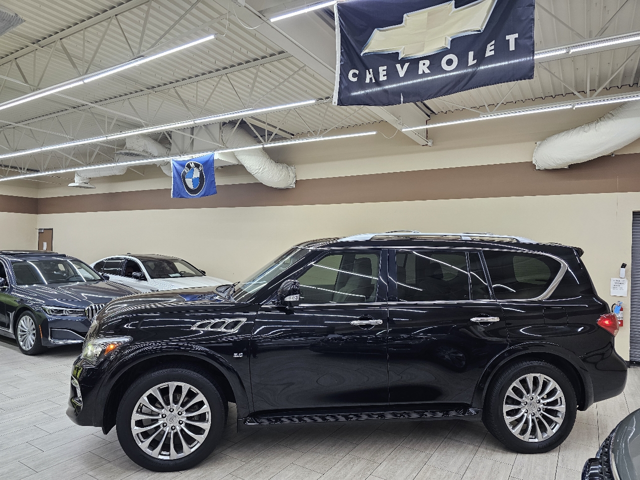 Infiniti QX80 4WD 2015