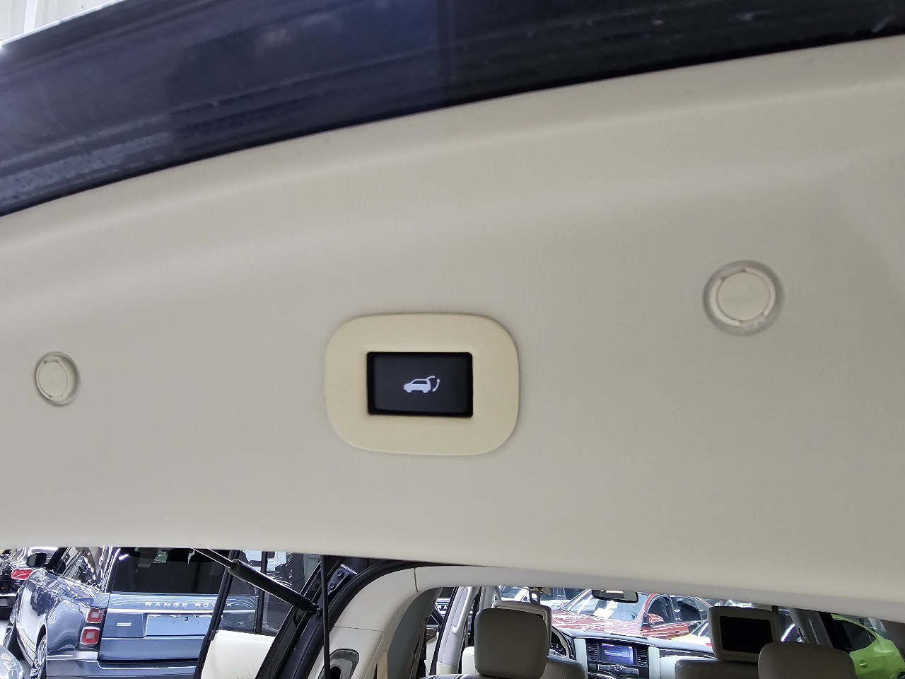 Infiniti QX80 4WD 2015