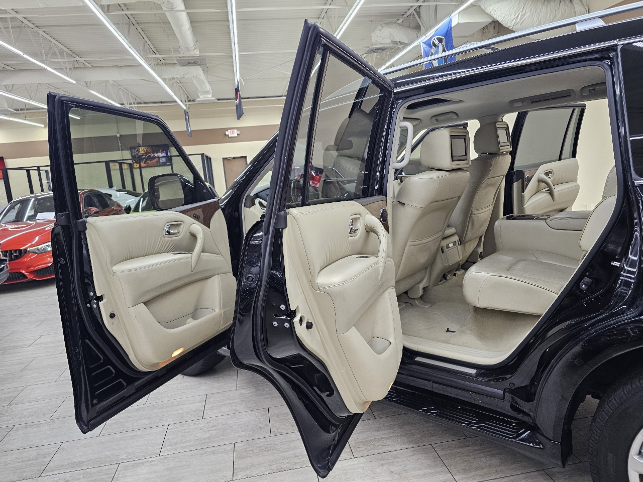 Infiniti QX80 4WD 2015