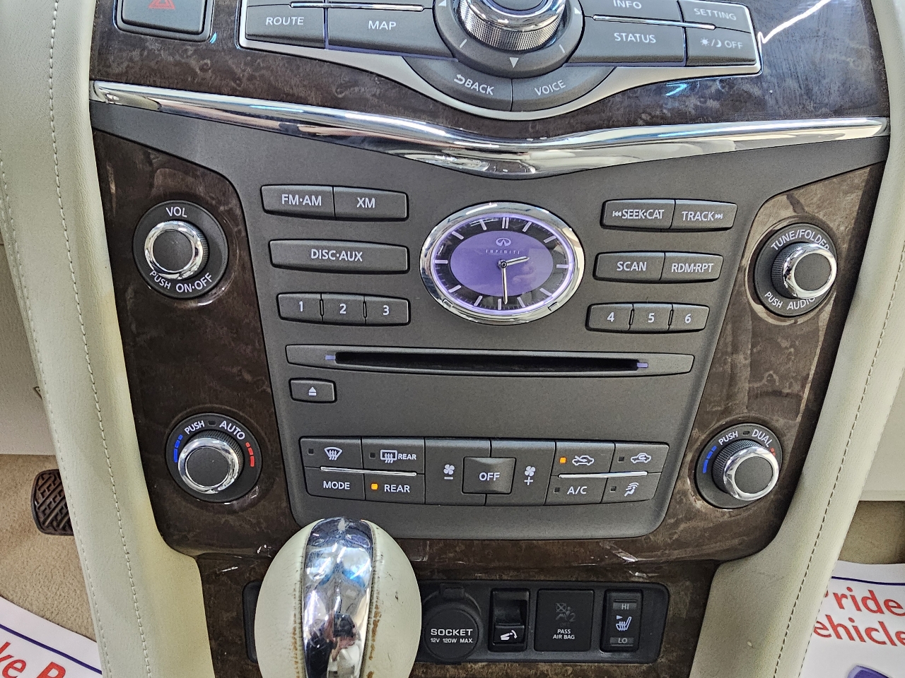 Infiniti QX80 4WD 2015