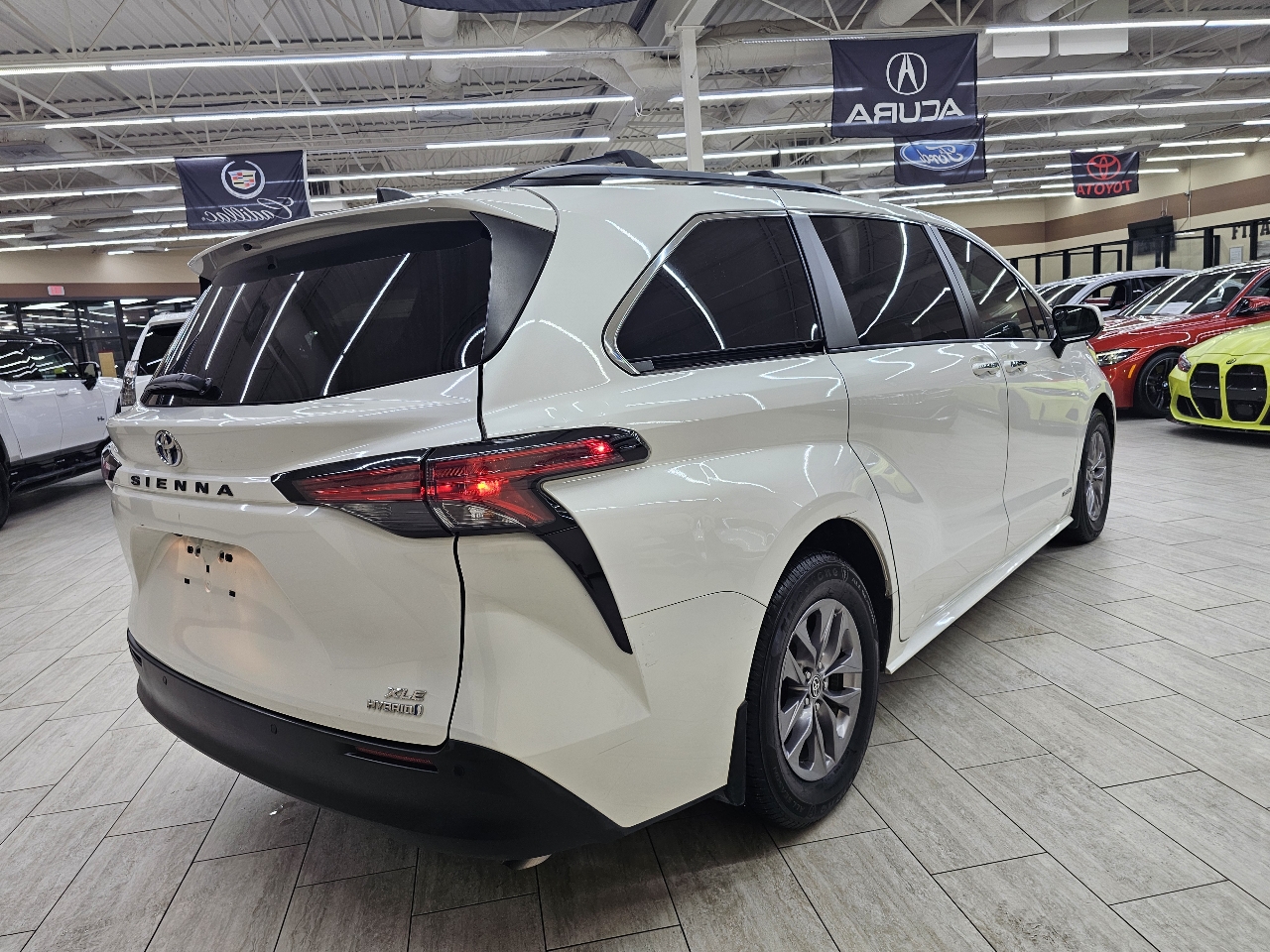 Toyota Sienna XLE 7-Passenger 2021