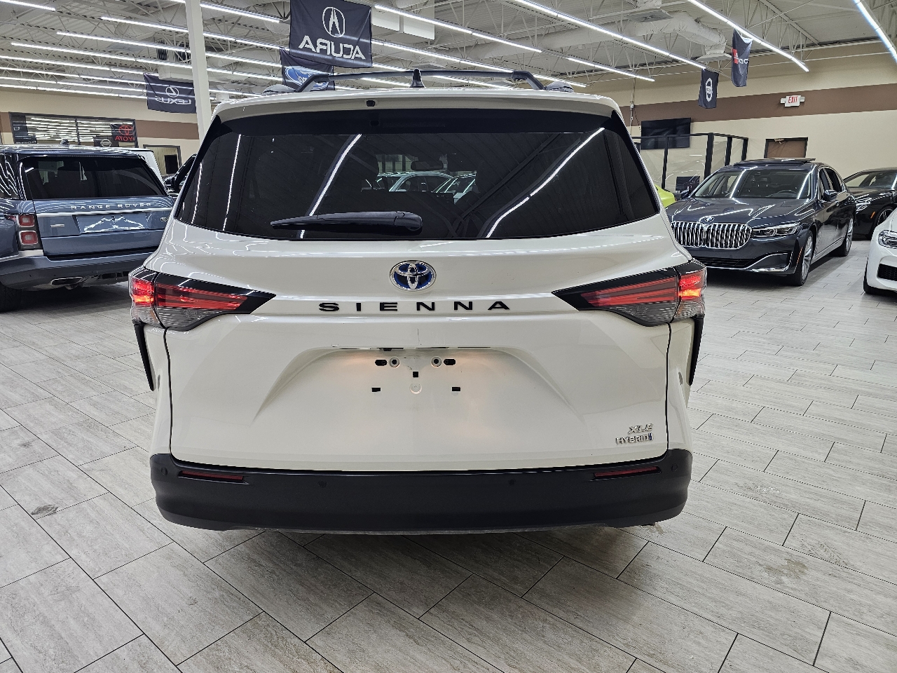 Toyota Sienna XLE 7-Passenger 2021