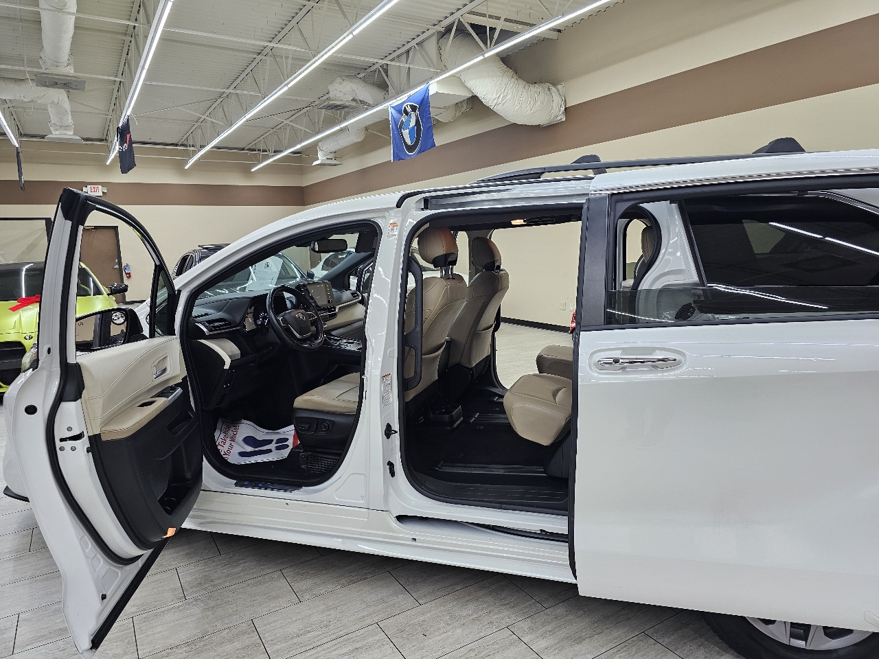 Toyota Sienna XLE 7-Passenger 2021