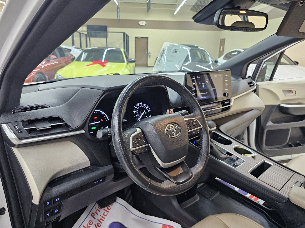 Toyota Sienna XLE 7-Passenger 2021