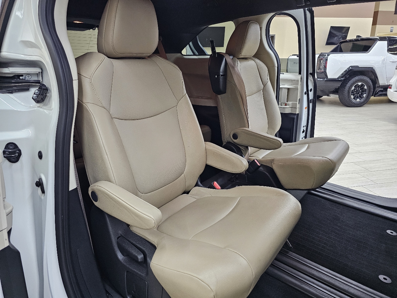 Toyota Sienna XLE 7-Passenger 2021