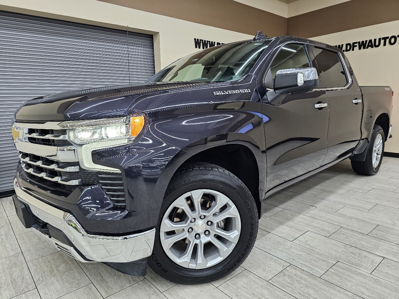 2023 Chevrolet Silverado 1500 LTZ Crew Cab 4WD