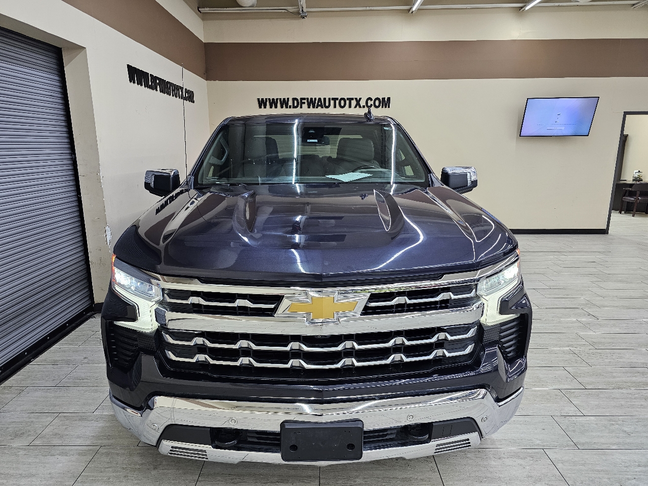 Chevrolet Silverado 1500 LTZ Crew Cab 4WD 2023