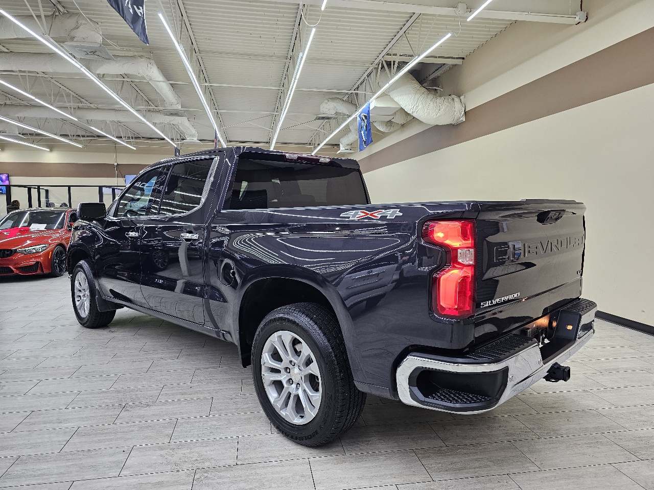 Chevrolet Silverado 1500 LTZ Crew Cab 4WD 2023